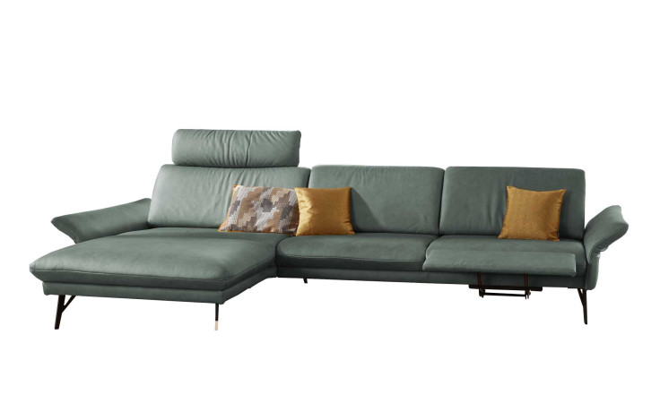 Basis-Ecksofa 1928 in der Farbausführung grün mit Dekokissen
