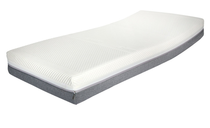 Kaltschaummatratze Moon Premium 100 x 200 cm H3 aus einem weißen Softtuch mit einem Kaschmir-Anteil und Purotex-Veredelung und der Unterseite in anthrazit.