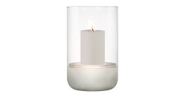 Windlicht Calma 20 cm aus transparenten Glas und einer Unterseite aus Beton in grau / weiß.