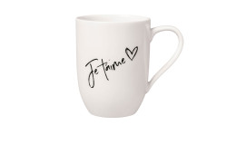 Becher Je t aime mit Henkel in weiß mit schwarzer Schrift 