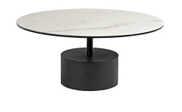 Couchtisch MONDO Varium mit einer Glas-Keramik Tischplatte in Marmoroptik Weiß mit einem schwarzem Stahlgestell.