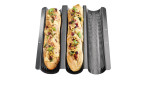 Baguetteblech Bake aus schwarzem Stahlblech, Ansicht im Gebrauch