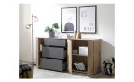 Sideboard Nancy, in der Farbausführung Viking Oak mit grau, in einem Raum stehend mit Deko, mit offenen Schubladen und Türen, Schrägansicht