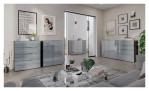 Sideboard Owingen in Silbergrau/Graphit, mit Glasauflagen, Ansicht im Milieu
