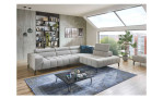 Komfort - Ecksofa plano|FORM Manila in der Farbausfürung Silber, mit zwei Kissen und der Sitztiefenverstellung