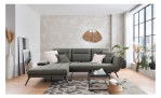 Basis - Ecksofa Daria in der Farbe Khaki in einem Raum stehend