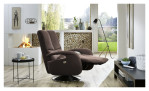 Komfort-Relaxsessel plano|FORM Swing Chair im Bezugsstoff Platin und einem Drehteller in Edelstahl. Auf einem dekorierten Hintergrund. Mit gezeigter Funktion.