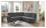 Basis-Wohnlandschaft plano|FORM Wien im Bezugsstoff Grey und silbernen Füßen. Auf einem dekorierten hintergrund.