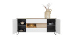 Sideboard Lindfield mit Korpus, Fach und Schublade in der Mitte im Eiche Dekor und einer weißen Front mit geöffneten Türen, darauf steht eine Vase
