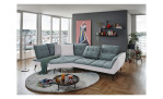 Komfort-Ecksofa vito Ticona, in der Farbausführung Blau-Grau / Silver, in einem Raum stehend mit der Rückenneigung