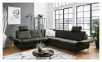 Komfort-Ecksofa vito Spring-S Relax in einem Bezugsstoff in der Frabe Moos. Auf einem dekorierten Hintergrund.