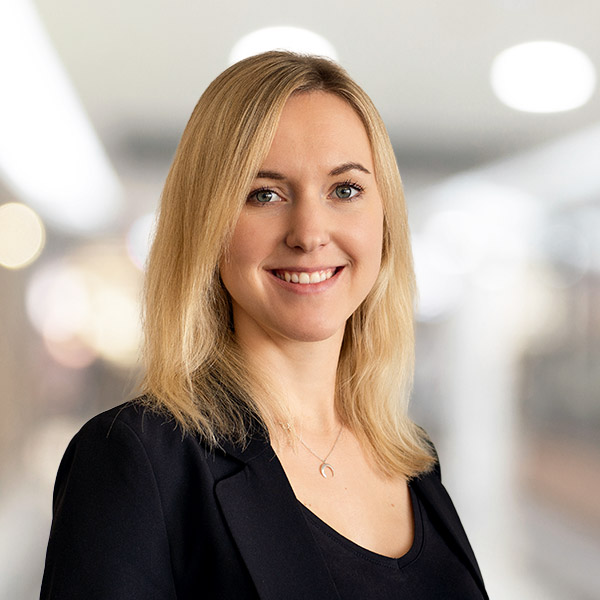 Leonie Herzfeldt Social Media