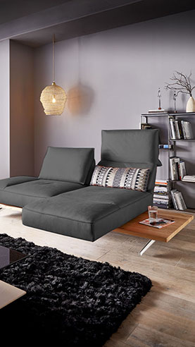 Koinor Sofa 2,5-Sitz Phoenix mit Anilinleder in Spider Grau und furniertem Wildeichen Plateau
