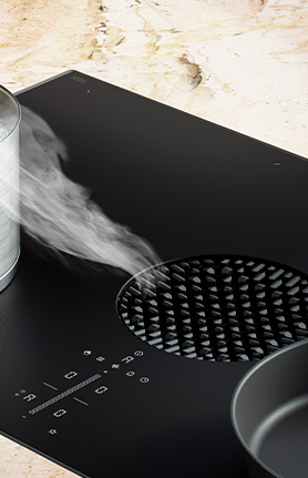 BORA X Pure Kochfeldabzug saugt die Luft beim Kochen ein