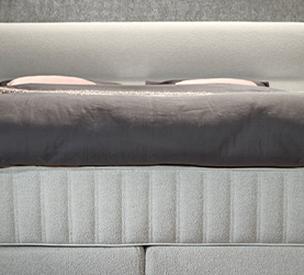 Premium series Boxspringbett Ligne in Tyse Snow mit Matratze und Top-Matratze